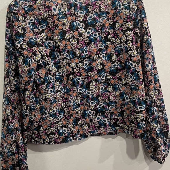 Women Top - Picture 2 of 2